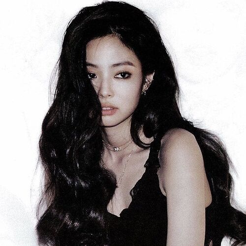 hourly jennie on Twitter