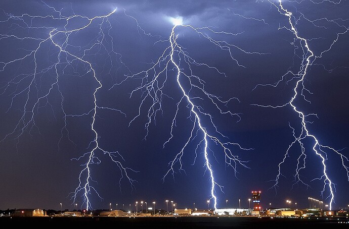 lightning-at-adelaide-airport-rowland-beardsell-2015-calendar-resize